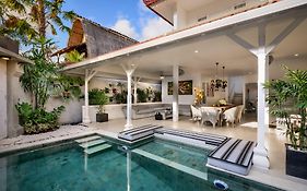 Villa Ozamiz Seminyak